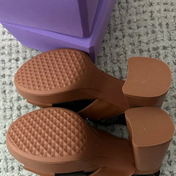 Aerosoles Brown and Black Platform Sandals with Gold Buckle - Picture 6 of 7